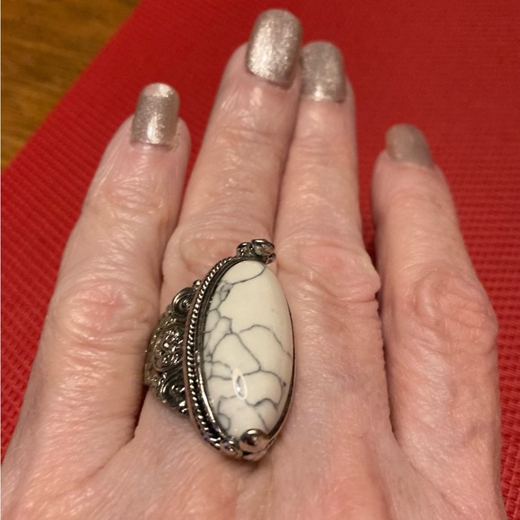 White Turquoise Handmade Indian Ring - Picture 8 of 9